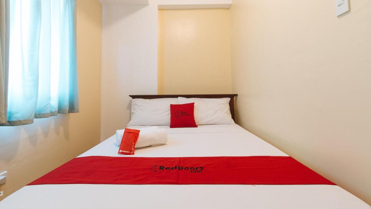 Hotel Reddoorz @ Moonwalk Paranaque 2*