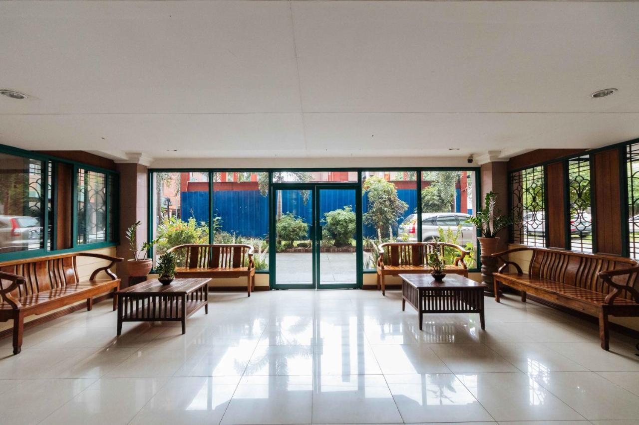 Hotel Reddoorz @ Moonwalk Paranaque